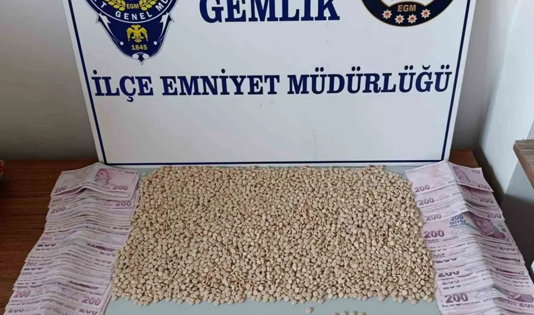 Bursa’nın Gemlik ilçesinde polis ekiplerinin şüphe üzerine durduğu araçta uyuşturucu