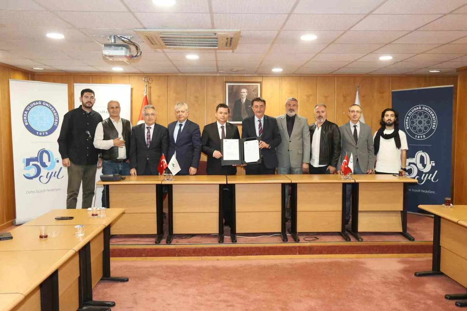 Bursa Uludağ Üniversitesi Karagöz ve Kukla Oyunları Uygulama ve Araştırma