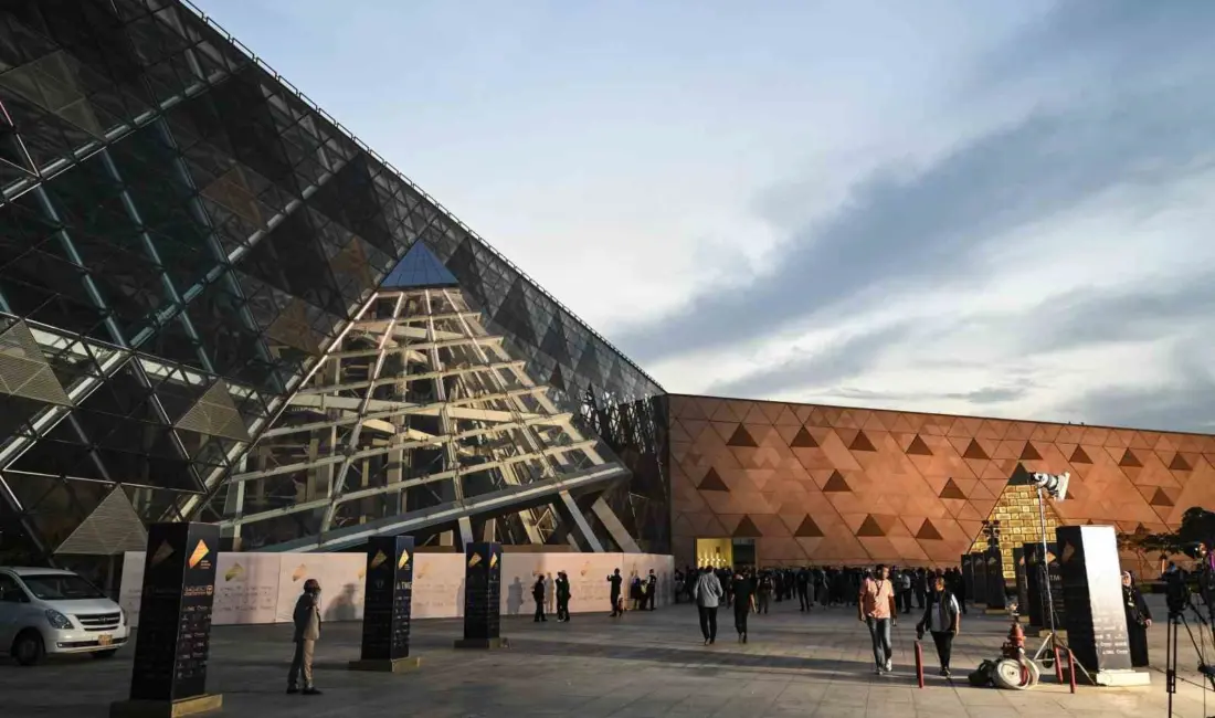 Yaklaşık 20 yıllık inşa sürecinin ardından 470 bin metrekarelik alanıyla