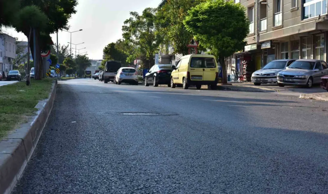 Bursa Büyükşehir Belediyesi’nin Gürsu da yürüttüğü asfalt yenileme ve yol
