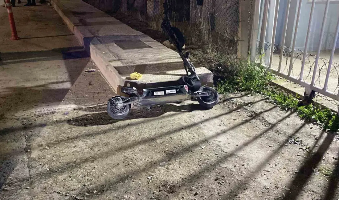 Bursa’nın İnegöl ilçesinde meydana gelen kazada otomobil ile çarpışan scooterın