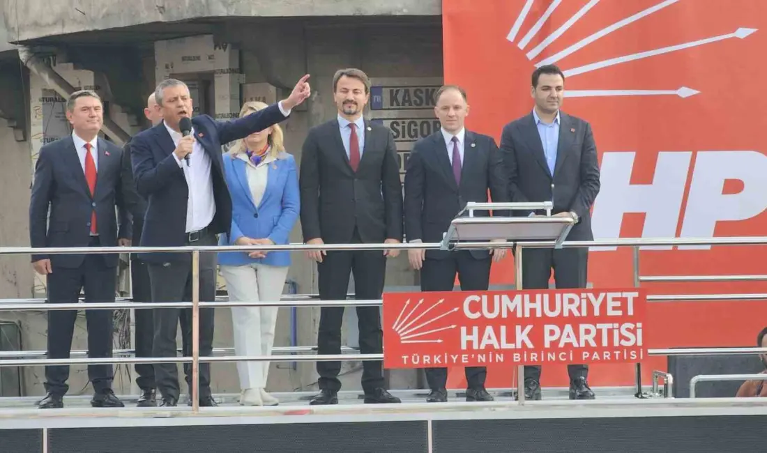 CHP Genel Başkanı Özgür Özel, Zonguldak’ta düzenlenen mitinge katıldı. CHP