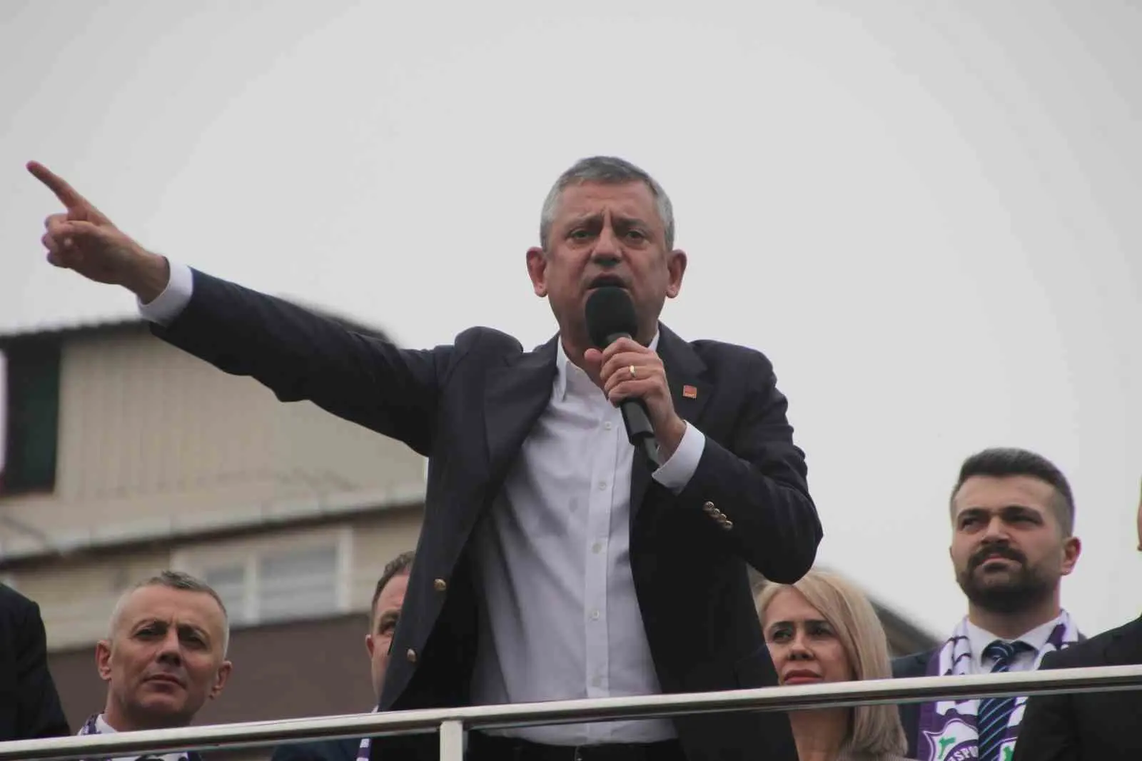 CHP Genel Başkanı Özgür Özel, İtalyan firma Ferrero’nun fındık üzerinde