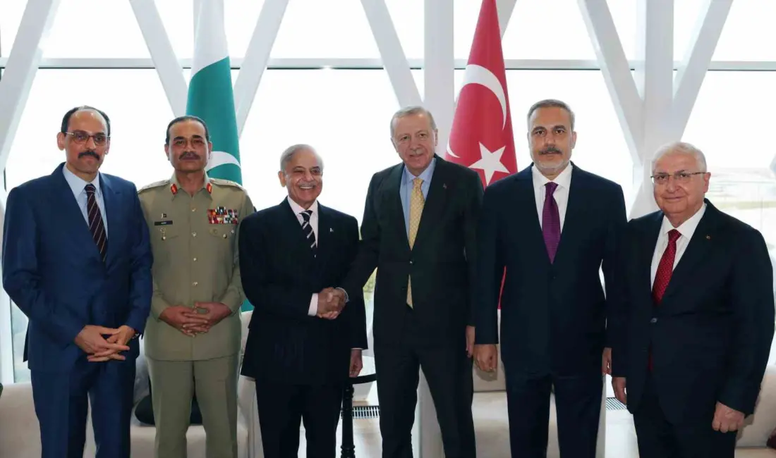 Cumhurbaşkanı Recep Tayyip Erdoğan, Bakü’de Pakistan Başbakanı Muhammed Şahbaz Şerif