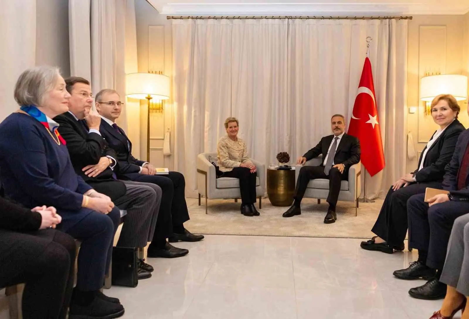 Dışişleri Bakanı Hakan Fidan, resmi ziyaret kapsamında Finlandiya’ya geldi. Dışişleri