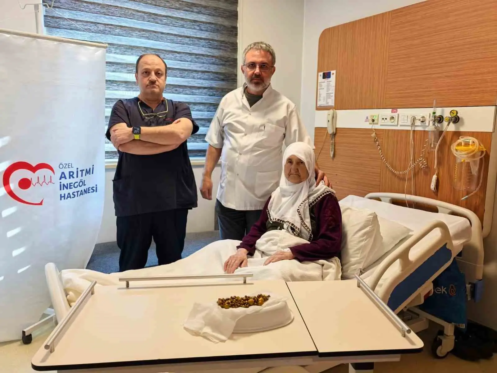 Bursa’nın İnegöl ilçesinde yaşayan 77 yaşındaki kadının safra kesesinden 213