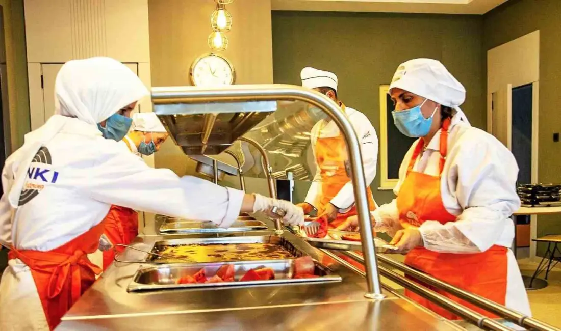 Endüstriyel yemek sektöründe artan hijyen beklentileri, firmaların üretim süreçlerini daha