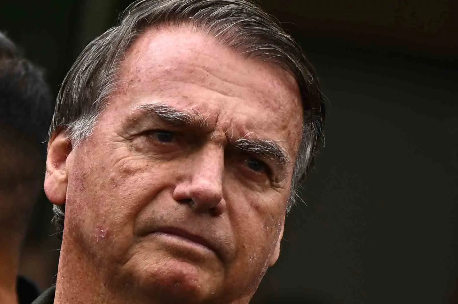 Brezilya’da ev hapsinde tutulan eski Devlet Başkanı Jair Bolsonaro, destekçileri