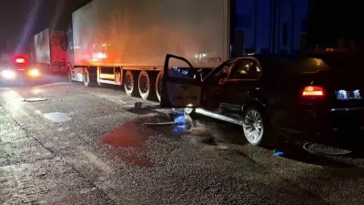 Bursa’nın Nilüfer ilçesi Akçalar Mahallesi’nde meydana gelen kazada, lüks bir