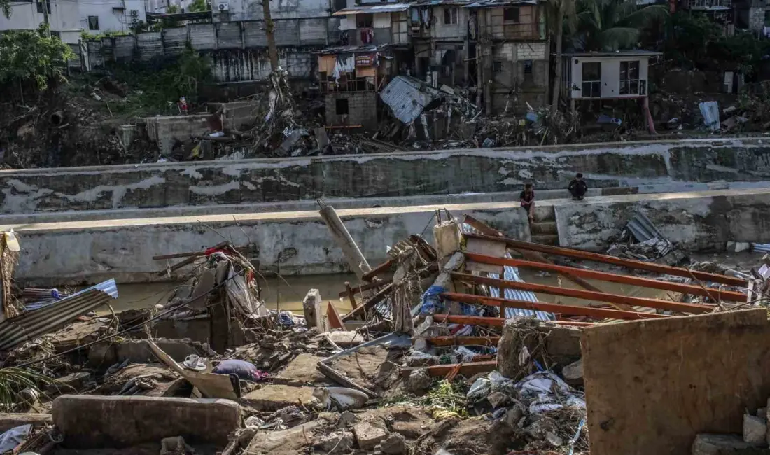 Filipinler’in orta kesimlerini vuran Kalmaegi Tayfunu’nda hayatını kaybedenlerin sayısı 85’e