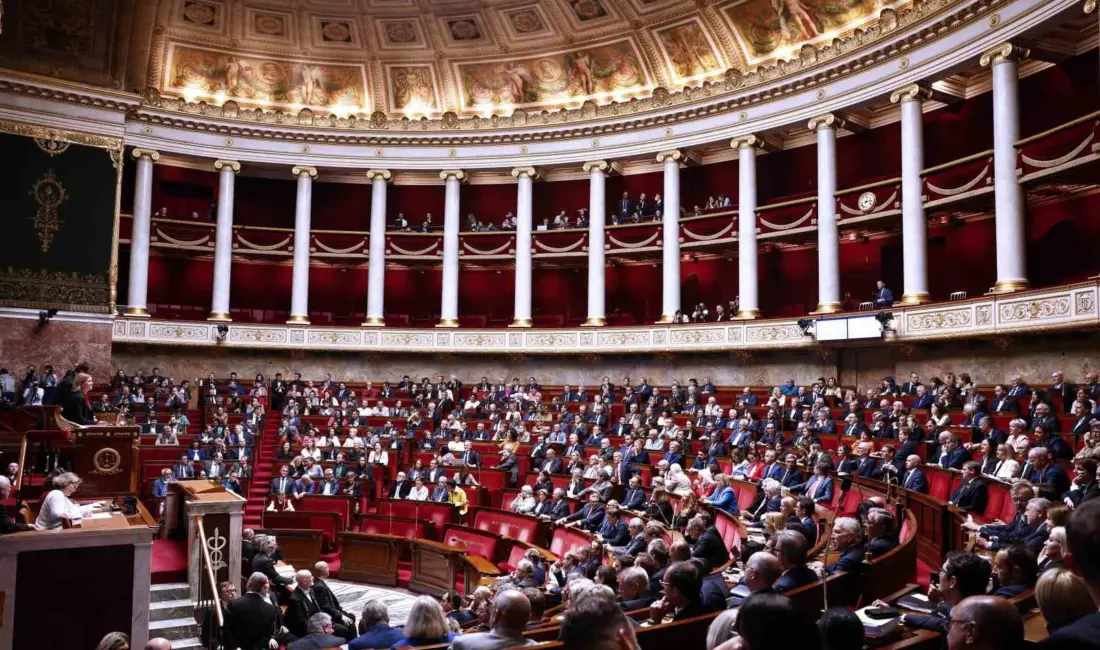 Fransa’da Ulusal Meclis’inde yapılan oylamada ülke genelinde tartışmalara ve protestolara