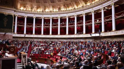 Fransa’da Ulusal Meclis’inde yapılan oylamada ülke genelinde tartışmalara ve protestolara