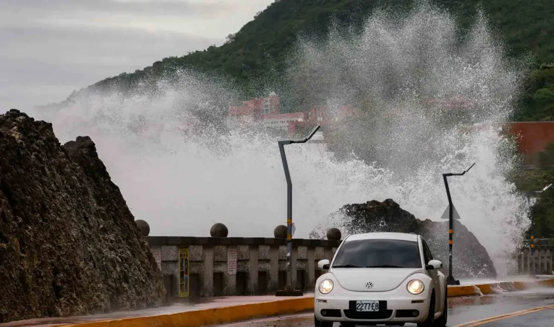 Tayvanlı yetkililer, Filipinler’de 18 kişinin ölümüne yol açan Fung-wong Süper