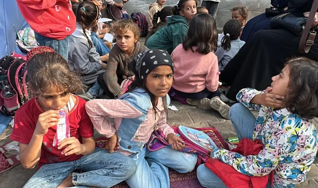 Gazze Şeridi’nde çocuklar, 2 yıl süren İsrail bombardımanının ardından enkaza