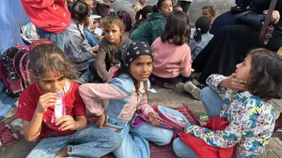 Gazze Şeridi’nde çocuklar, 2 yıl süren İsrail bombardımanının ardından enkaza