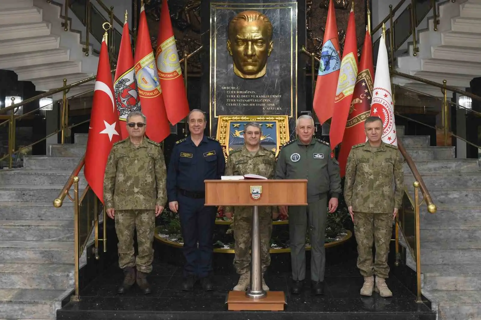 Genelkurmay Başkanı Orgeneral Selçuk Bayraktaroğlu, Erzincan’da 3’üncü Ordu Komutanlığını ziyaret