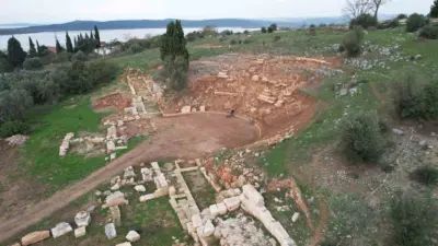 Nilüfer’in 2 bin yıllık tarihini barındıran Gölyazı’daki antik tiyatro kazıları