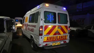 Hindistan’ın Cemmu Keşmir eyaletindeki bir karakolda toplanan patlayıcılardan numune alındığı