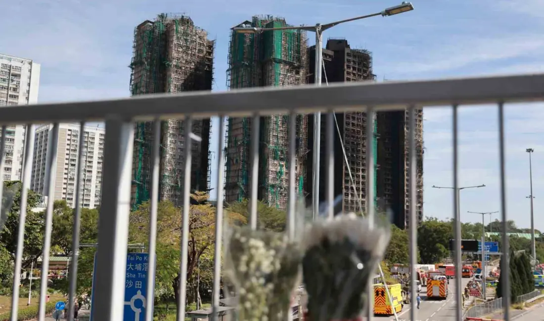 Hong Kong’daki yangın faciasında hayatını kaybedenlerin sayısının 128’e yükseldiği açıklandı.