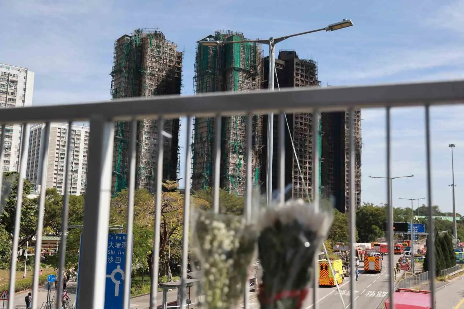 Hong Kong’daki yangın faciasında hayatını kaybedenlerin sayısının 128’e yükseldiği açıklandı.