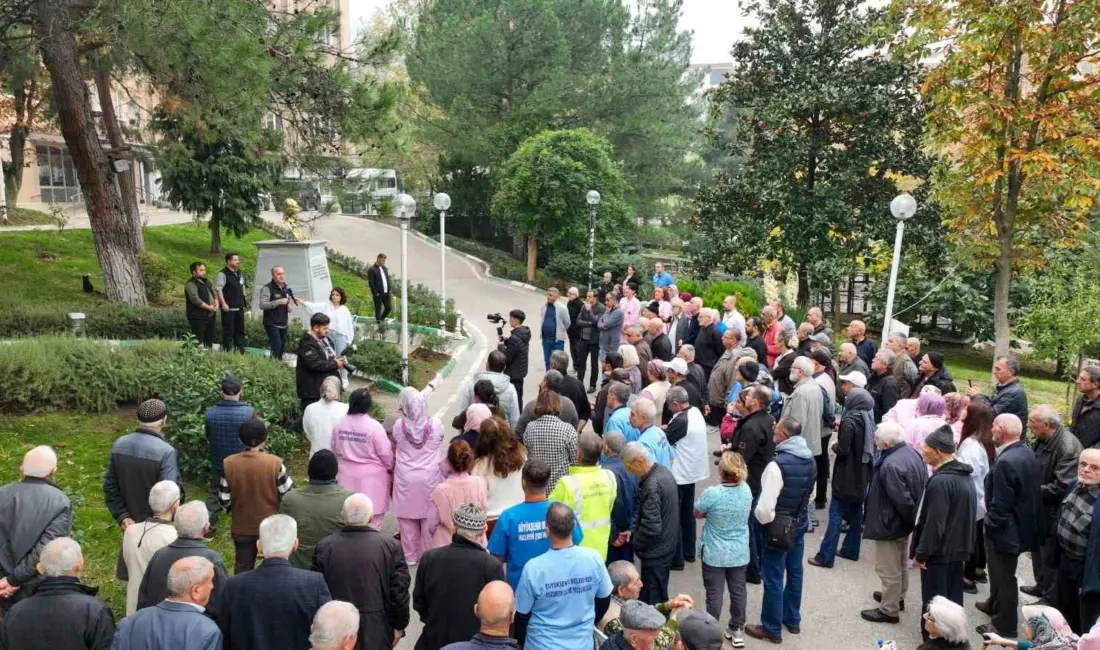 Bursa Büyükşehir Belediyesi’nce Dörtçelik Huzurevi’nde deprem ve yangın tatbikatı gerçekleştirildi.