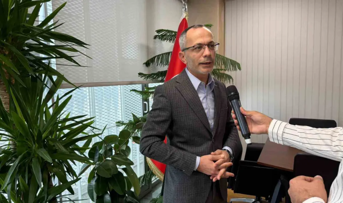 İBB hafriyat alanı ilan edilen Arnavutköy’deki Mavi Göl yolunu asfaltladı.