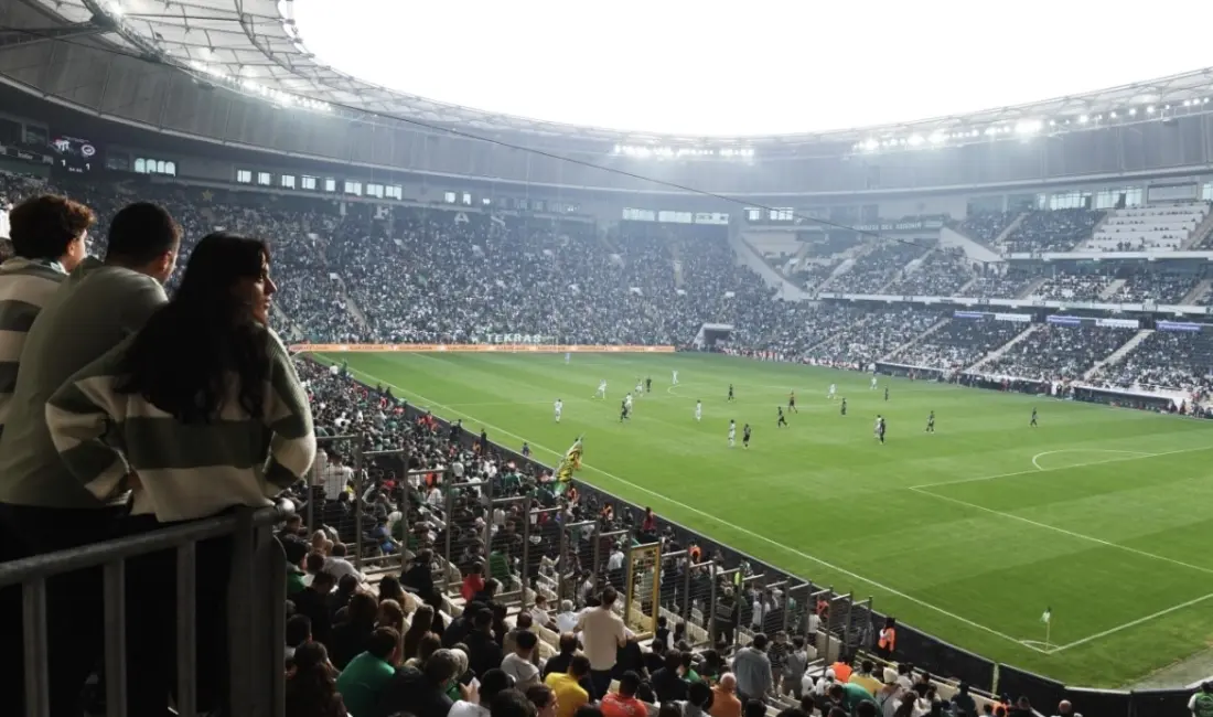 Bursasporlu nesiller yetiştirmek için Osmangazi Belediye Başkanı Erkan Aydın’ın tarafından