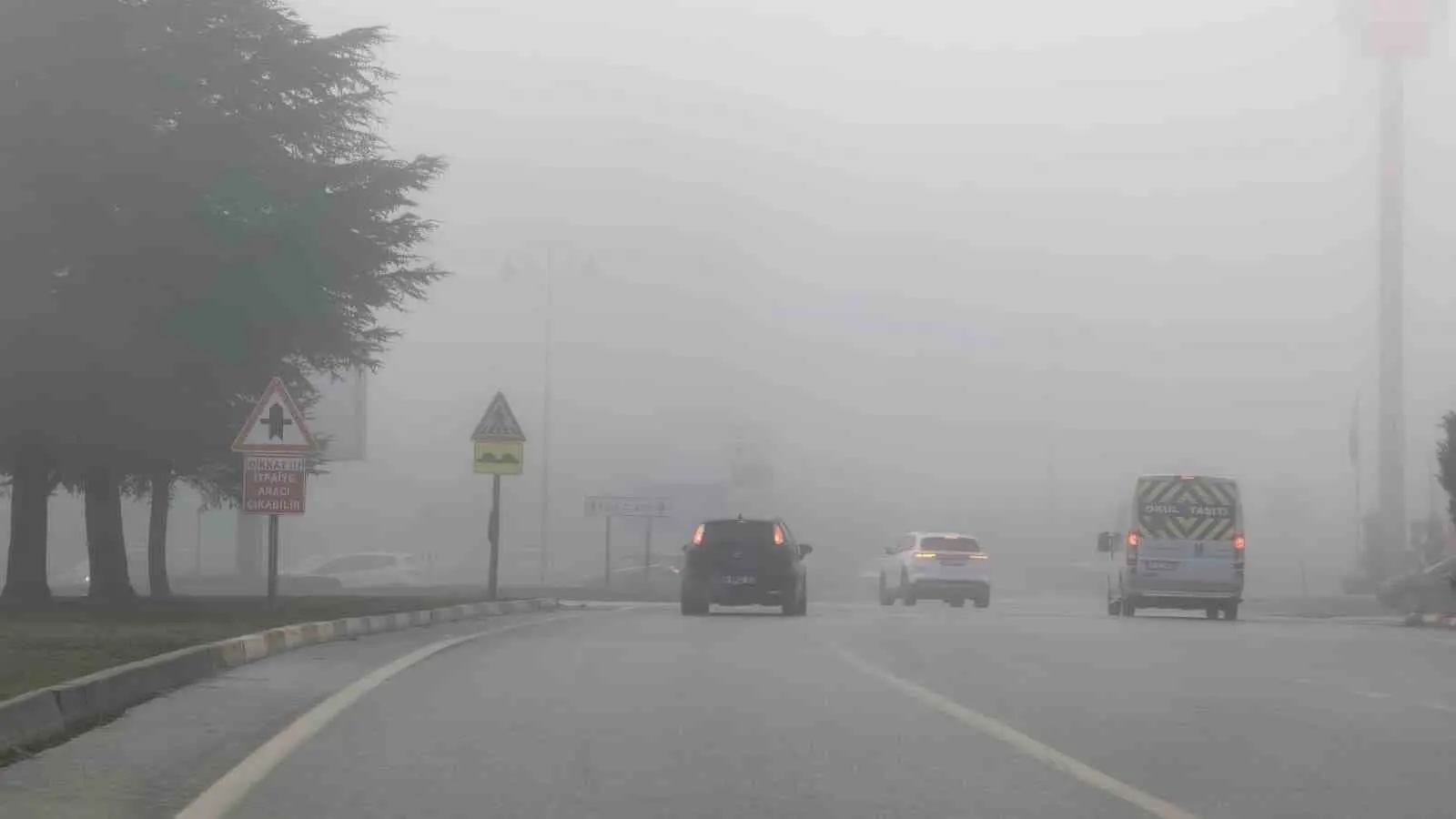 Bursa’nın İnegöl ilçesinde sabahın ilk saatlerinden itibaren etkili olan yoğun