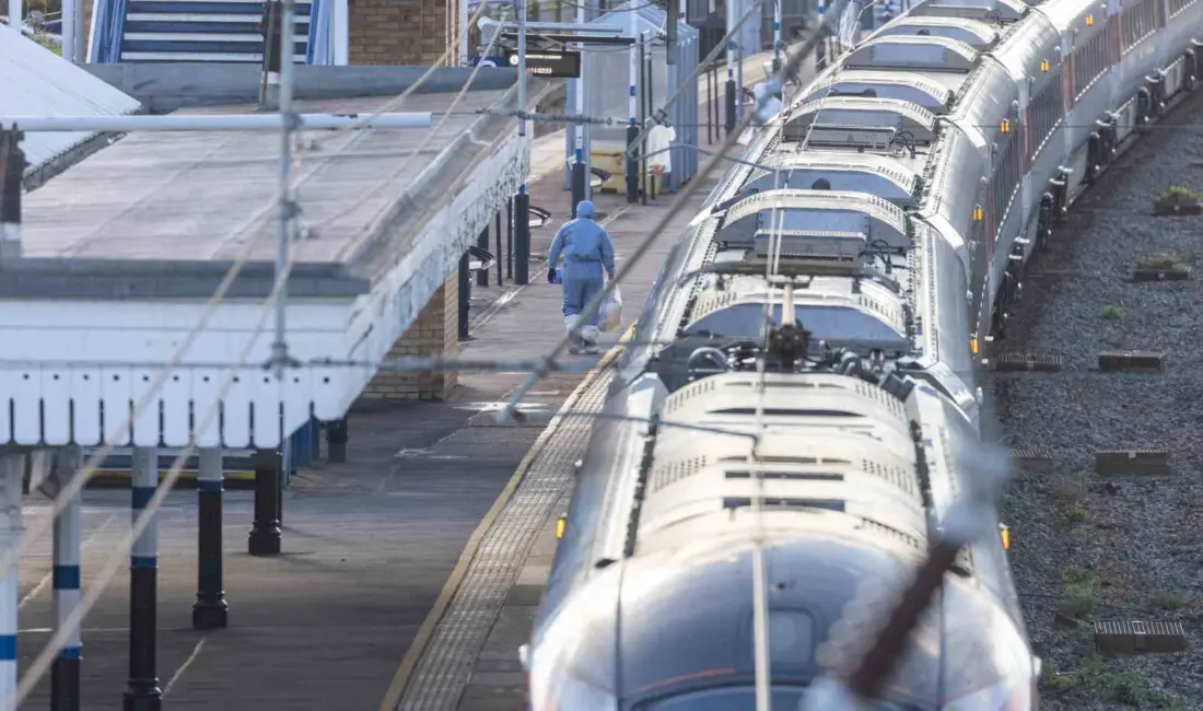 İngiltere polisi, Huntingdon bölgesinde bir trende düzenlenen ve 11 kişinin