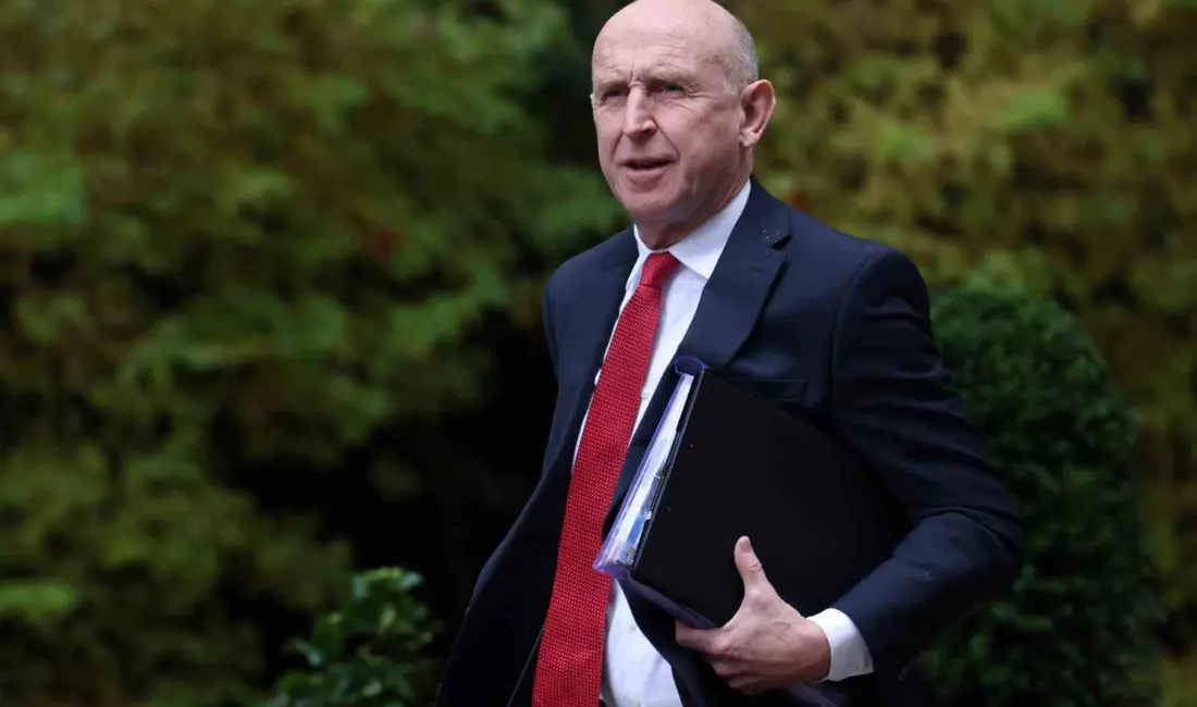 İngiltere Savunma Bakanı Jonh Healey, Rus casus gemisi Yantar’ın İngiltere