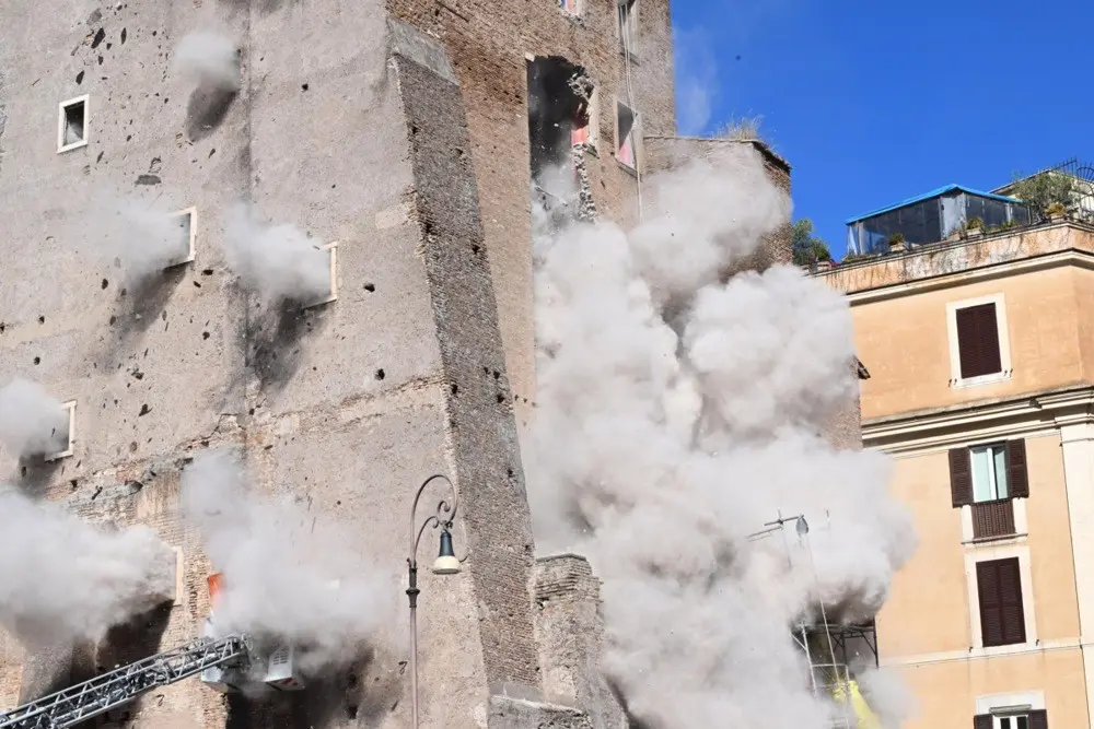 İtalya’nın başkenti Roma’da restorasyon çalışması yapılan 13. yüzyıla ait Torre
