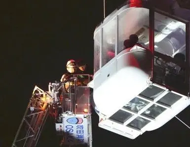 Japonya’da yıldırım düşmesi sonucu duran 123 metre yüksekliğindeki dev dönme