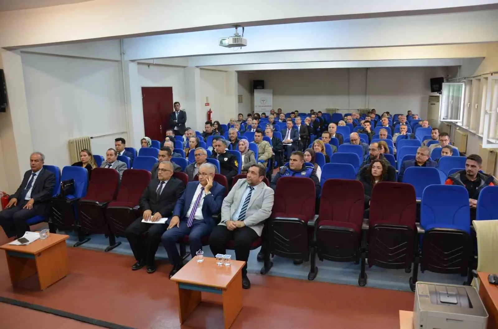 Kamu kurum ve kuruluşlarının kapalı alanlarında tütün ürünlerinin kullanımının önlenmesi