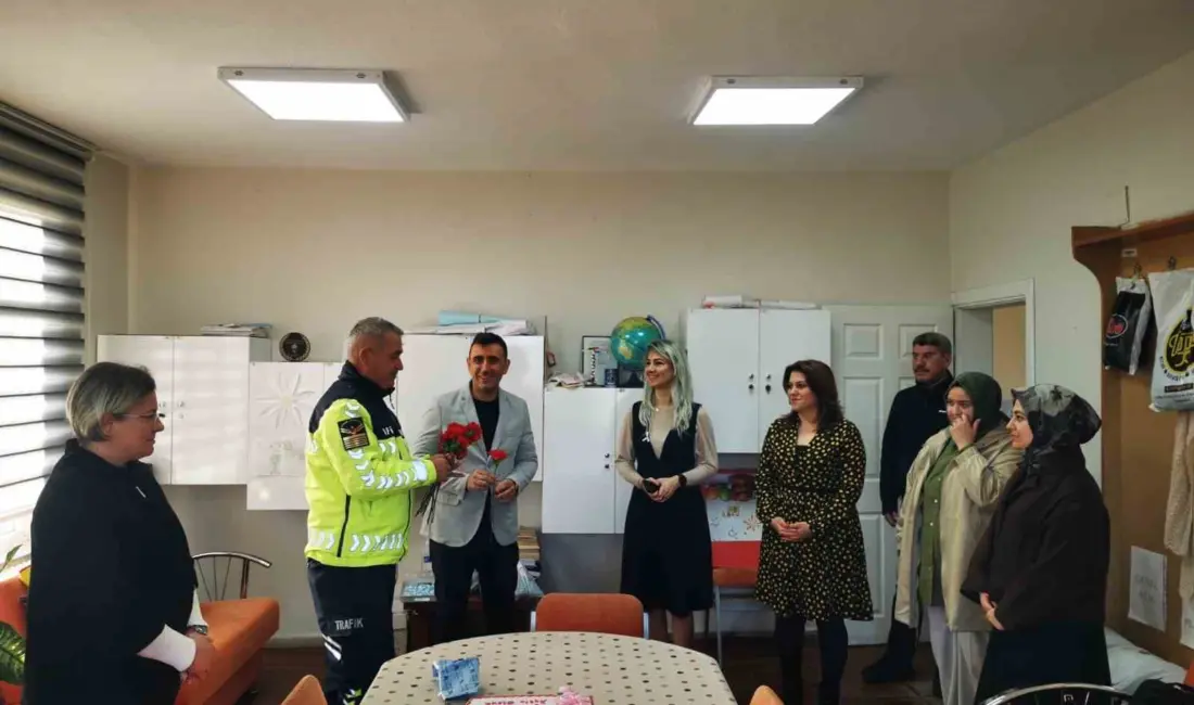 Karacabey İlçe Jandarma Komutanlığı’na bağlı trafik jandarması ekipleri, 24 Kasım