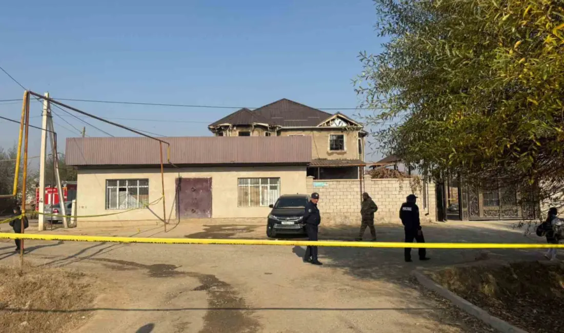 Kazakistan’ın Türkistan bölgesinde 2 katlı bir evde çıkan yangında 9’u