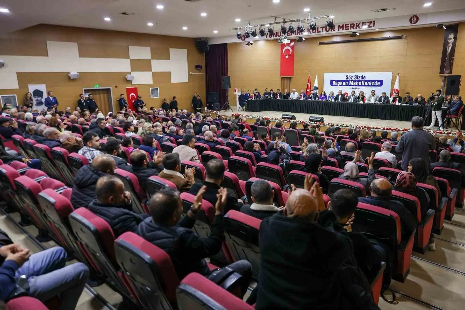 Keçiören Belediyesi’nin düzenlediği ‘Söz Sizde, Başkan Mahallenizde, Çözüm Bizde’ halk