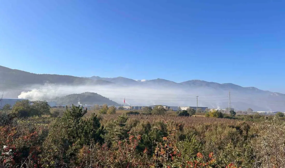 Bursa’da Kestel ve Gürsu hattında sanayi tesislerinden yükselen yoğun duman,