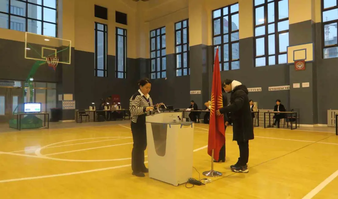 Kırgızistan’da erken parlamento seçimleri için oy verme işlemi yerel saat