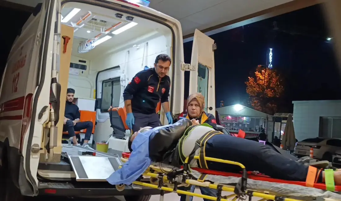 Bursa’nın İnegöl ilçesinde kontrolden çıkan otomobilin ağaca çarptığı kazada 1’i