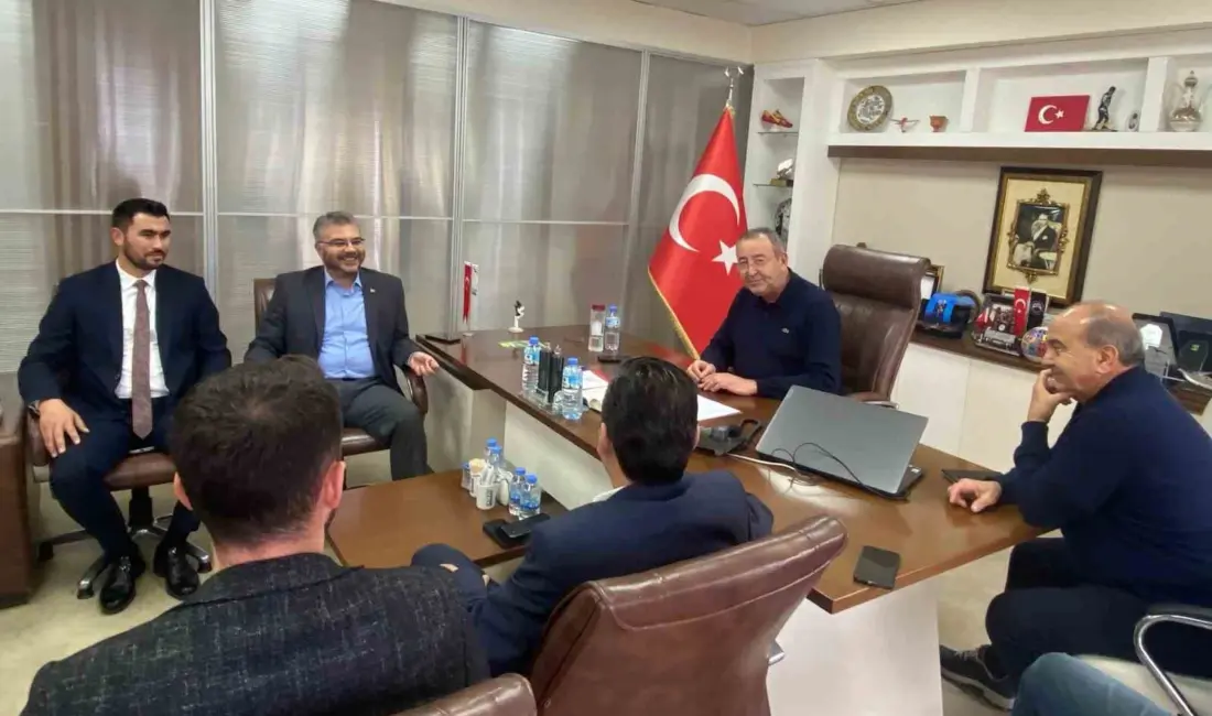 Kuşadası Ticaret Odası Yönetim Kurulu Başkanı Serdar Akdoğan ve yönetimi