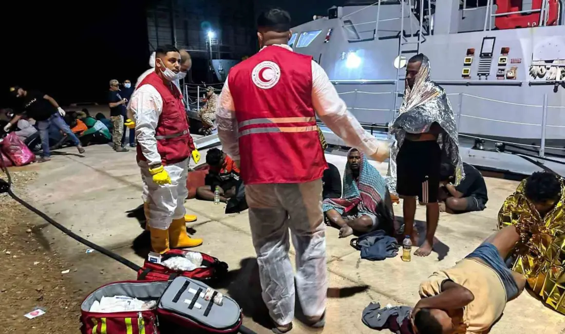 Libya açıklarında 95 düzensiz göçmeni taşıyan 2 teknenin alabora olması