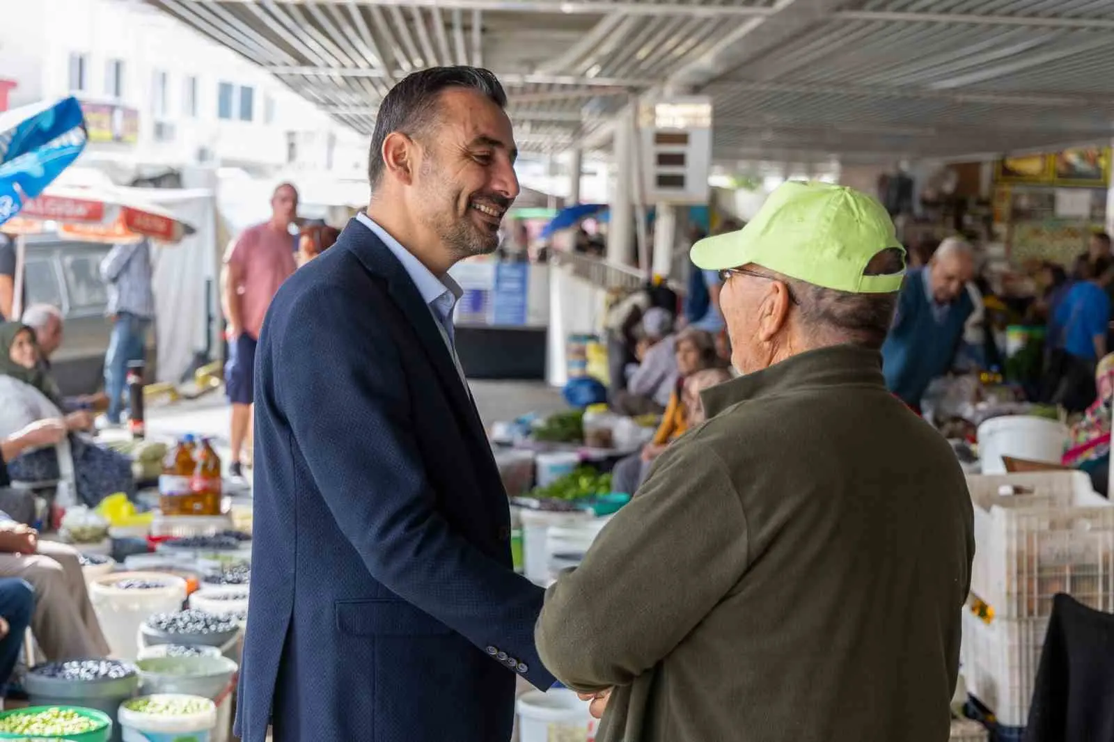 Manavgat Belediye Başkan Vekili Av. Mehmet Çiçek, Pazartesi Pazarı’nı ziyaret