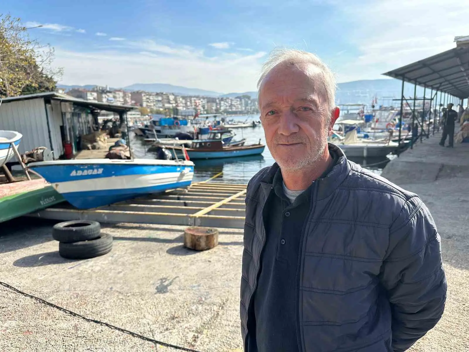 Bursa’nın Gemlik ilçesinde balıkçılar, balık akışı olmadığı için şimdilik sezondan