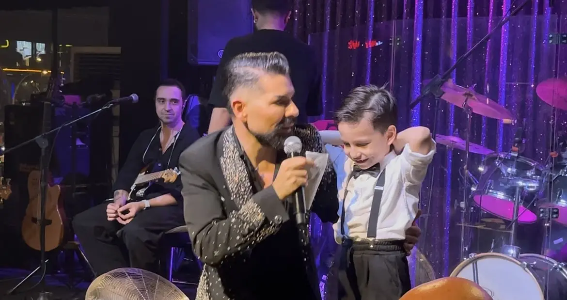 Bursa’nın sevilen sanatçısı Mehmet Çevik, önceki akşam verdiği konserle sahneyi
