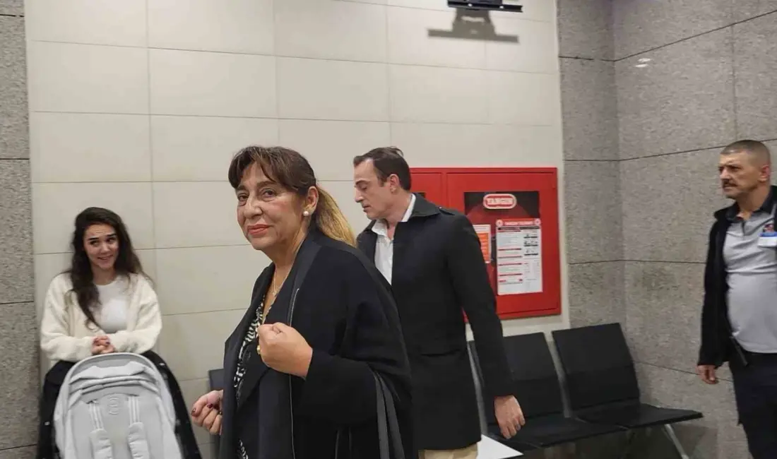 Oyuncu ve sunucu Jess Molho ile yönetmen eşi Zeynep Molho’nun