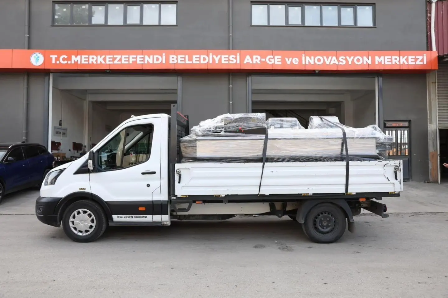 Merkezefendi Belediyesi’nin Ar-Ge ve İnovasyon Merkezi’nde üretilen mama makineleri, yeni