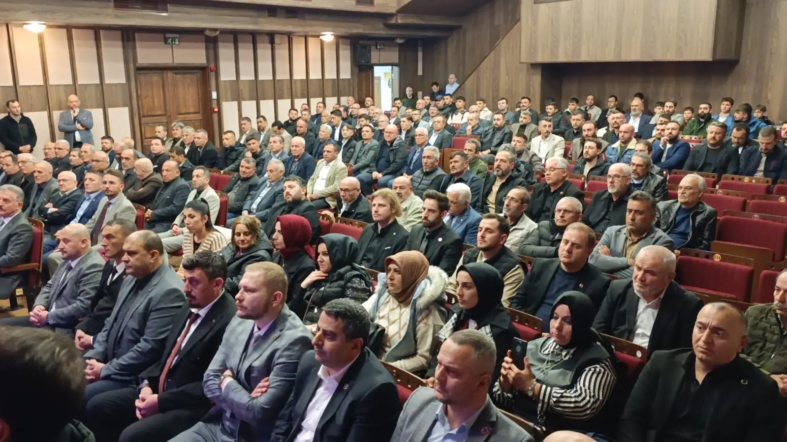 MHP Genel Sekreteri ve Bursa Milletvekili İsmet Büyükataman, İnegöl’de STK