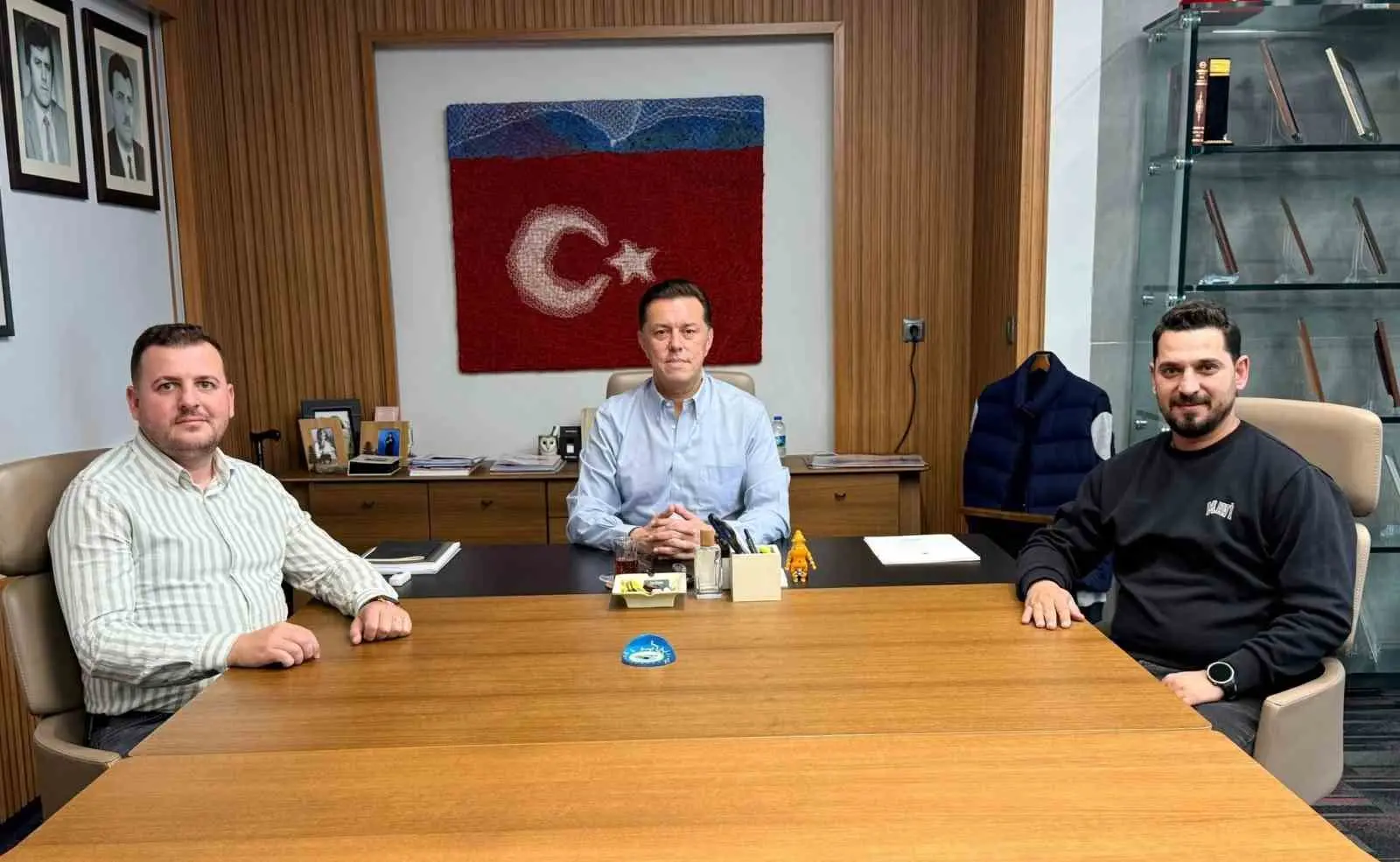 AK Parti Eskişehir Milletvekili Nebi Hatipoğlu, görev sürelerini tamamlayan Odunpazarı