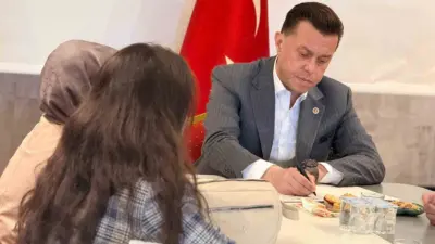 AK Parti Eskişehir Milletvekili Nebi Hatipoğlu, vatandaşlarla bir araya gelerek