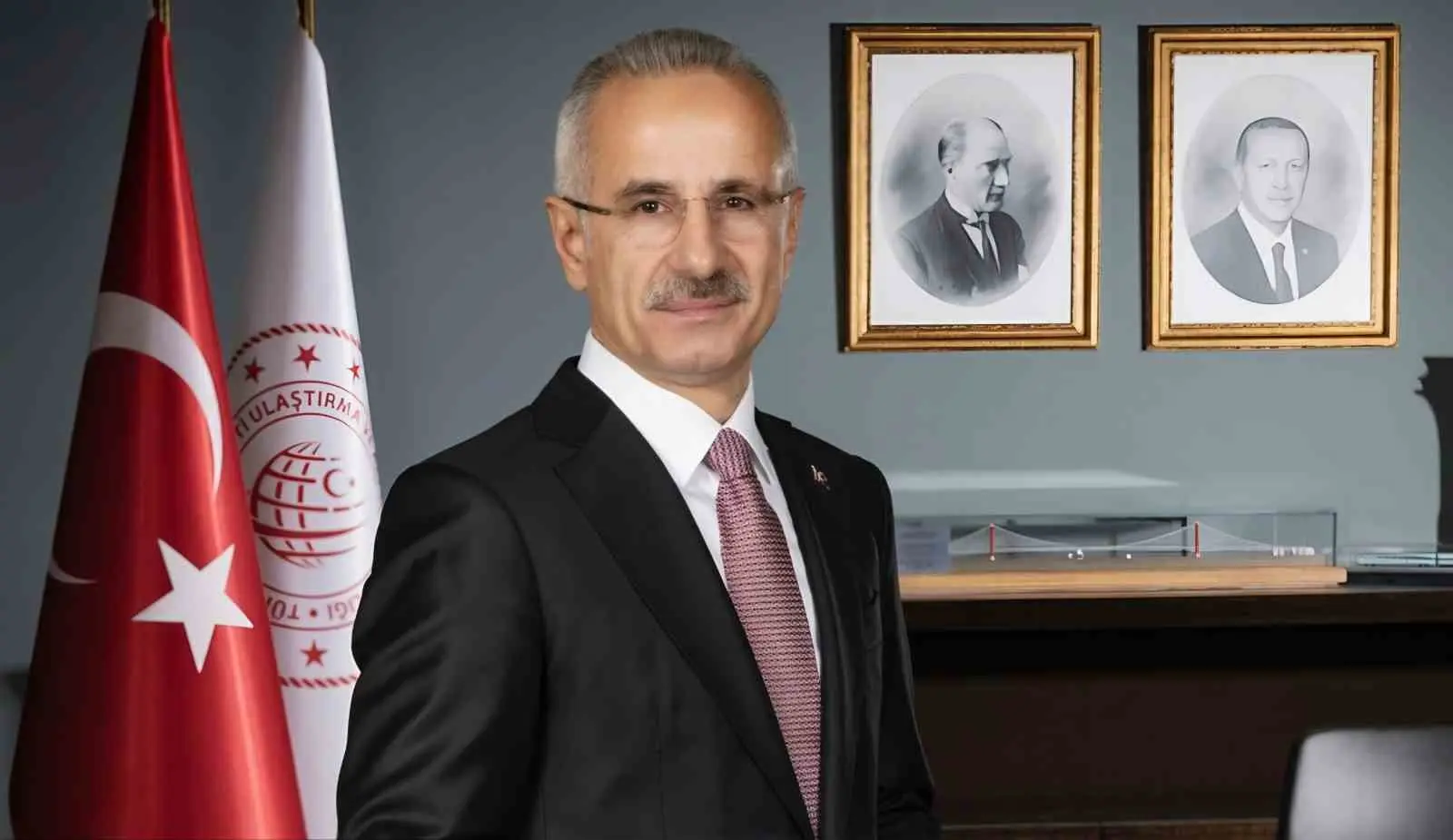 Ulaştırma ve Altyapı Bakanı Abdulkadir Uraloğlu, çift hatlı demiryolu tünellerinin
